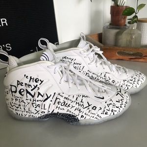 NIKE Kids Foam Posite Sneaker “HEY PENNNY” Sneaker